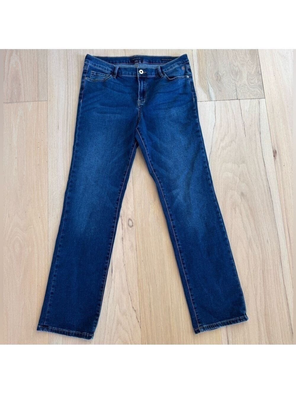 Tommy Hilfiger Greenwich Straight Jeans Medium Wash Size 12